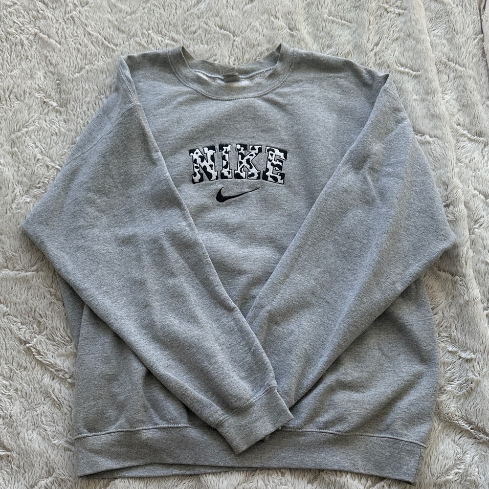 Nike Gray Crewneck Sweater